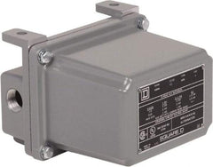 Square D - 4 NEMA Rated, DPST-DB, Float Switch Pressure and Level Switch - 575 VAC, Line-Load-Load-Line Terminal - Americas Industrial Supply