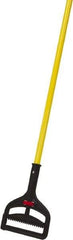 O-Cedar - 60" Standard Fiberglass Quick Connect Mop Handle - 1" Handle Diam, 1 to 5" Wet Mop Head Band, Use with Wet Mops - Americas Industrial Supply