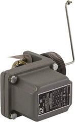 Square D - 4 NEMA Rated, DPST, Float Switch Pressure and Level Switch - 575 VAC, Line-Load-Load-Line Terminal - Americas Industrial Supply