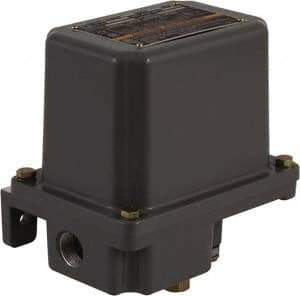 Square D - 7 and 9 NEMA Rated, SPDT, 1 to 40 psi, Electromechanical Pressure and Level Switch - Adjustable Pressure, 120 VAC at 6 Amp, 125 VDC at 0.22 Amp, 240 VAC at 3 Amp, 250 VDC at 0.27 Amp, 1/4 Inch Connector, Screw Terminal, For Use with 9012G - Americas Industrial Supply