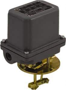 Square D - 4 NEMA Rated, DPST-DB, Float Switch Pressure and Level Switch - 575 VAC, Line-Load-Load-Line Terminal - Americas Industrial Supply