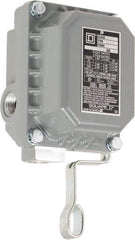 Square D - 7 and 9 NEMA Rated, DPST, Float Switch Pressure and Level Switch - 575 VAC, Line-Load-Load-Line Terminal - Americas Industrial Supply