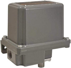 Square D - 7 and 9 NEMA Rated, SPDT, 20 to 675 psi, Electromechanical Pressure and Level Switch - Adjustable Pressure, 120 VAC at 6 Amp, 125 VDC at 0.22 Amp, 240 VAC at 3 Amp, 250 VDC at 0.27 Amp, 1/4 Inch Connector, Screw Terminal, For Use with 9012G - Americas Industrial Supply