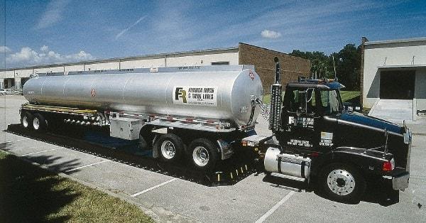 UltraTech - 5,610 Gal Polyethylene High Wall Berm - 1' High x 15' Wide x 50" Long - Americas Industrial Supply