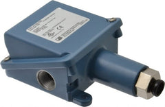 United Electric Controls - 1/4" Thread, General Purpose Diaphragm Switch - Americas Industrial Supply