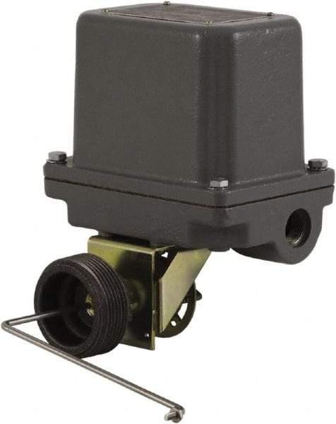 Square D - 4 NEMA Rated, DPST-DB, Float Switch Pressure and Level Switch - 575 VAC, Line-Load-Load-Line Terminal - Americas Industrial Supply