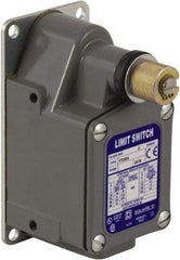 Square D - SPDT, NC/NO, 600 VAC, Screw Terminal, Rotary Head Actuator, General Purpose Limit Switch - 1, 2, 4, 12, 13 NEMA Rating, IP65, IP66, IP67 IPR Rating - Americas Industrial Supply