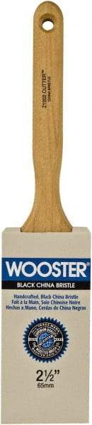 Wooster Brush - 2-1/2" Flat Hog Sash Brush - 3-3/16" Bristle Length, 6-1/8" Maple Fluted Handle - Americas Industrial Supply